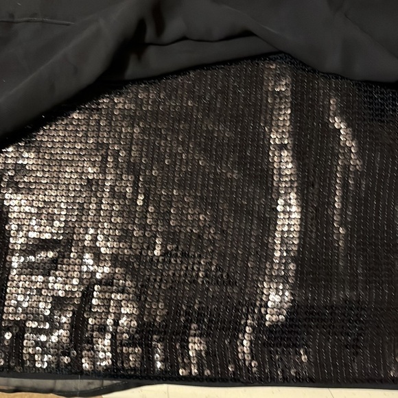 Vince Camuto dressy black blouse. Size large - Picture 6 of 9